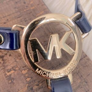 Michael Kors Mira jelly thong sandals Gold logo Navy Blue Beach Vacation Casual